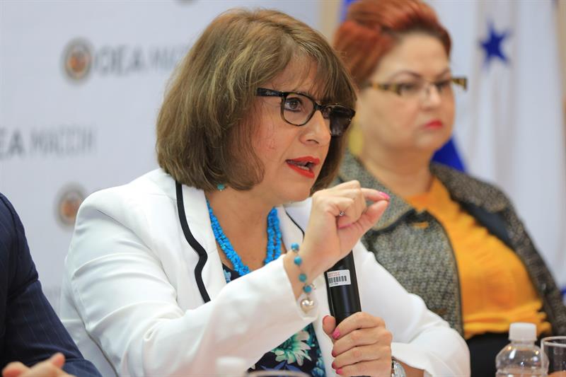 Ana María Calderón
