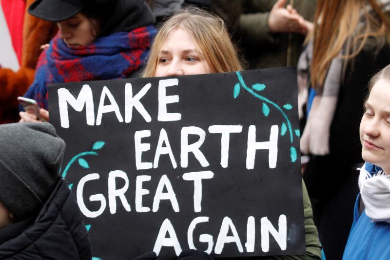 Jóvenes marchan en todo mundo para exigir políticas contra el cambio climático