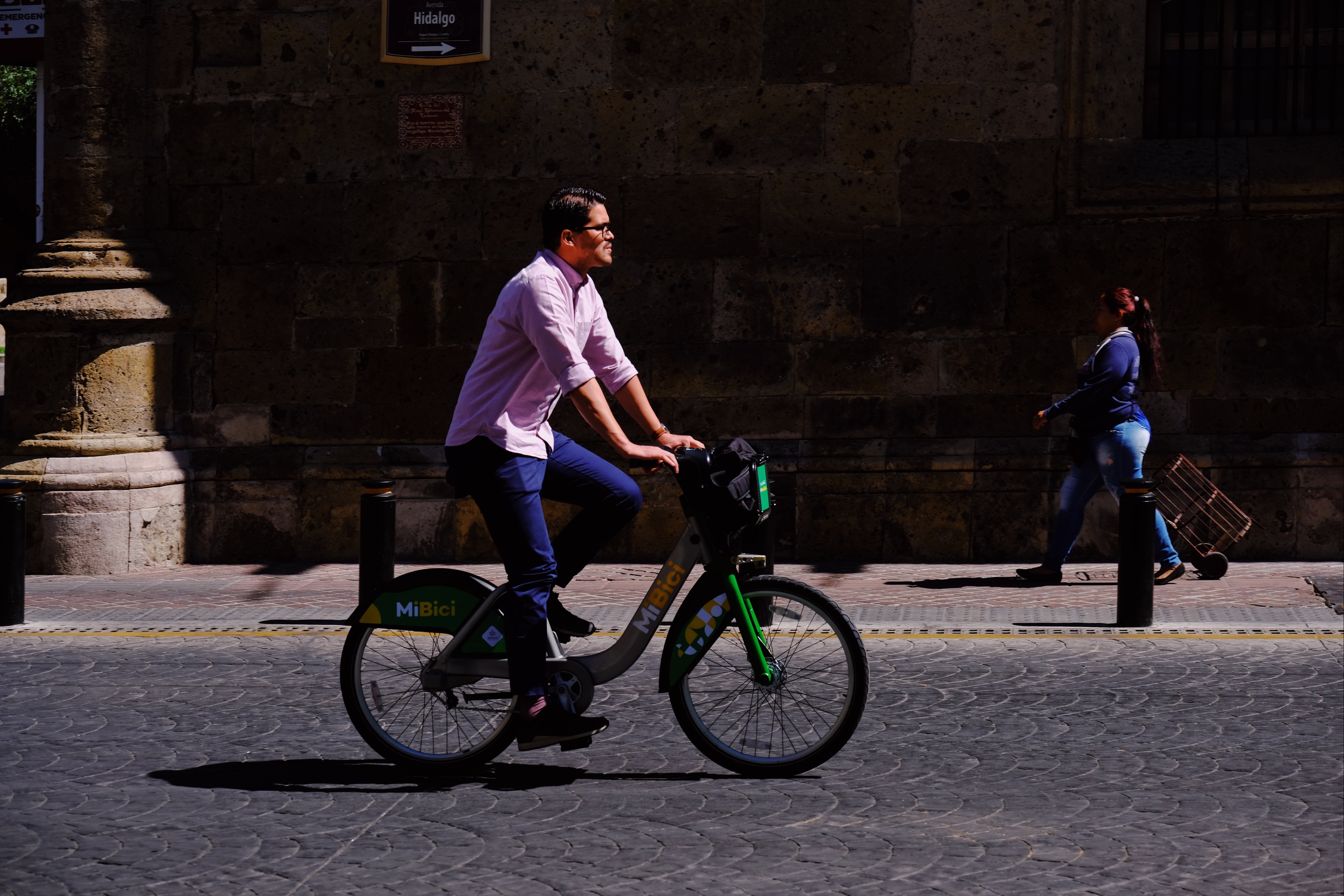 Hombre en bicicleta