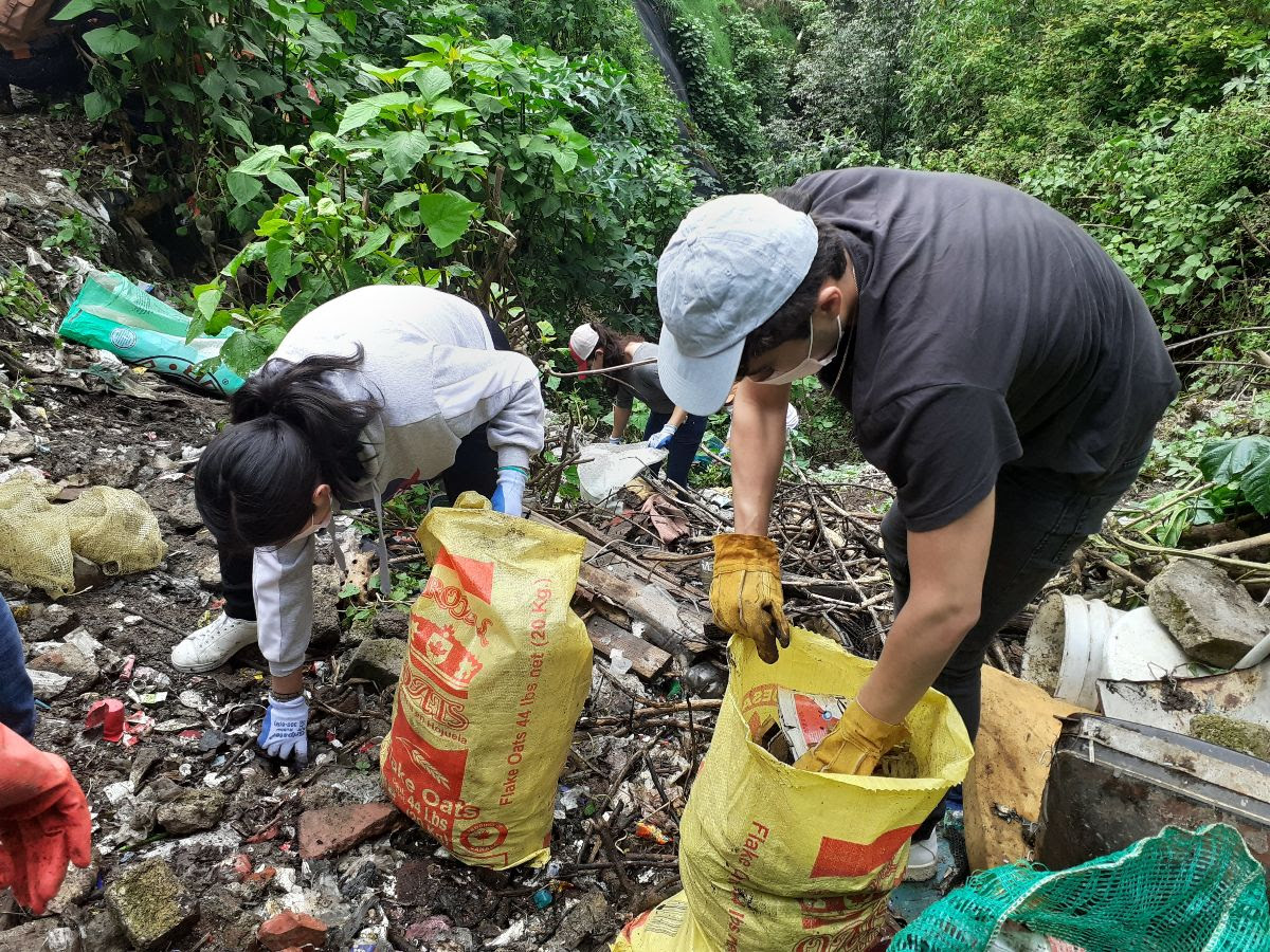 Resultado de imagen para barrancas de cdmx basura