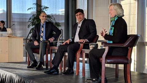 Alvarado presenta en EE.UU. su plan para la descarbonización de Costa Rica