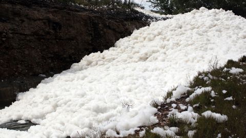 Espuma tóxica