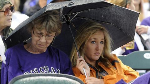 Mujeres en la lluvia
