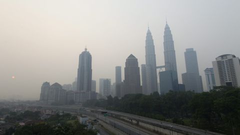Ciudad y aire contaminado
