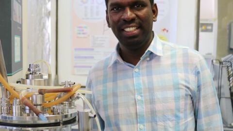 Detectan presencia de microplásticos en leche 