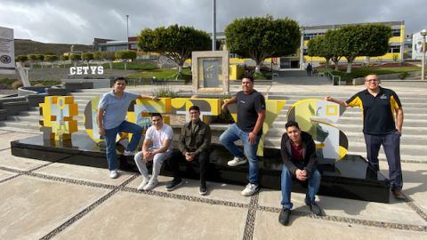 Estudiantes del Cetys