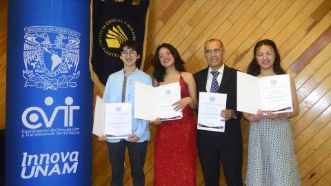 Alumnas del CCH Sur purifican agua contaminada a partir de radiación solar