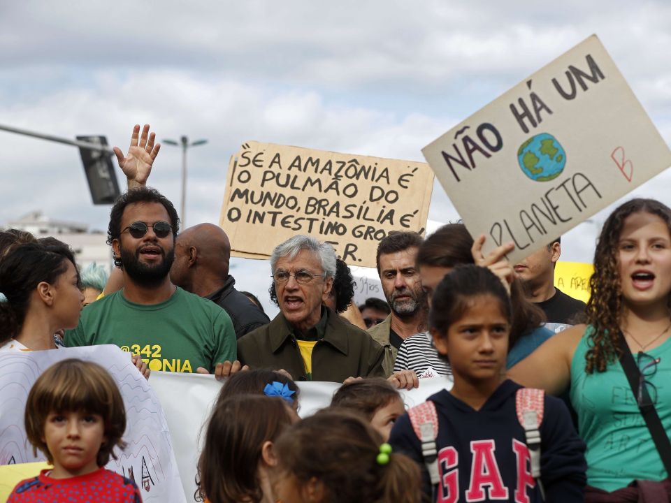 Marcha en Río por la Amazonia