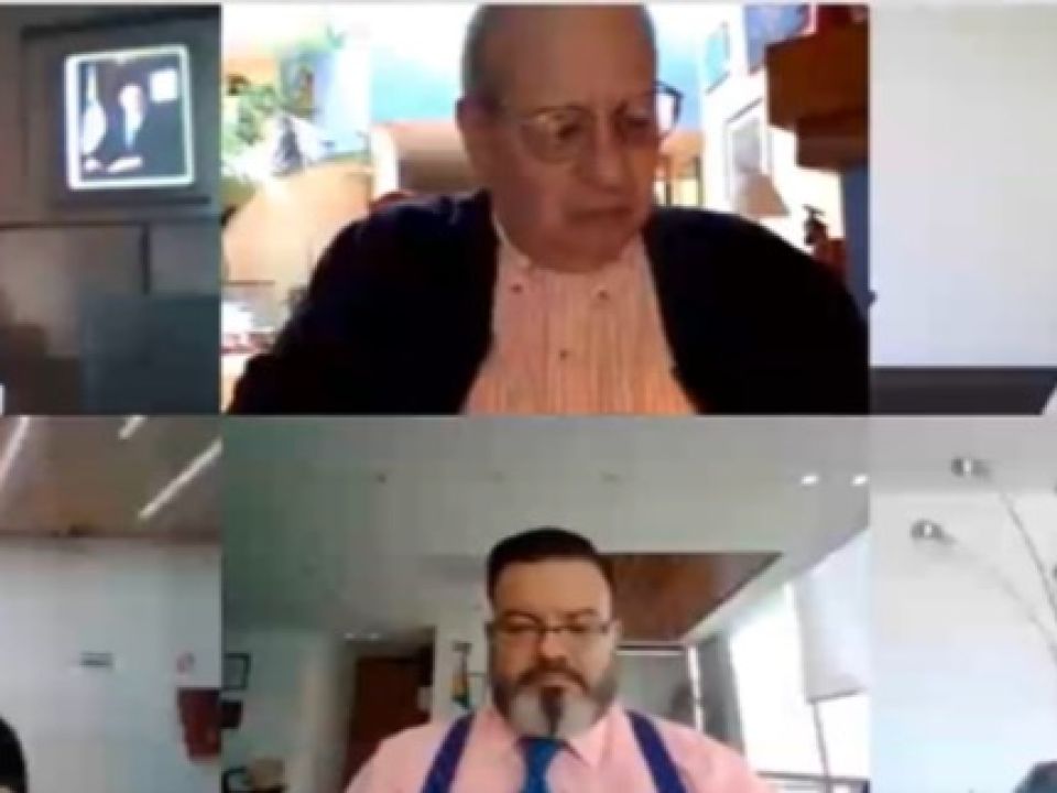 Arriba, de izquierda a derecha: Raquel Ramírez Vargas, Subsecretaria de Política Ambiental del Gobierno del Estado de Hidalgo, J. Víctor Hugo Páramo Figueroa, Coordinador Ejecutivo de la CAMe, Jorge Rescala Pérez, Secretario del Medio Ambiente del Estado de México, Marina Robles García, Secretaria de Medio Ambiente de la Ciudad de México, Julio Trujillo Segura, Subsecretario de Fomento y Normatividad Ambiental y Beatriz Manrique Guevara, Secretaria de Medio Ambiente y Ordenamiento Territorial del Gobierno del Estado de Puebla. Came