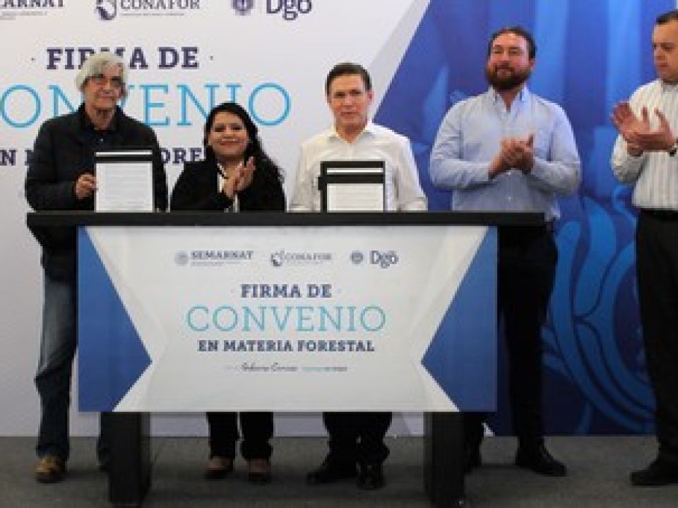 Conafor y el gobierno de Durango firman convenio de colaboración