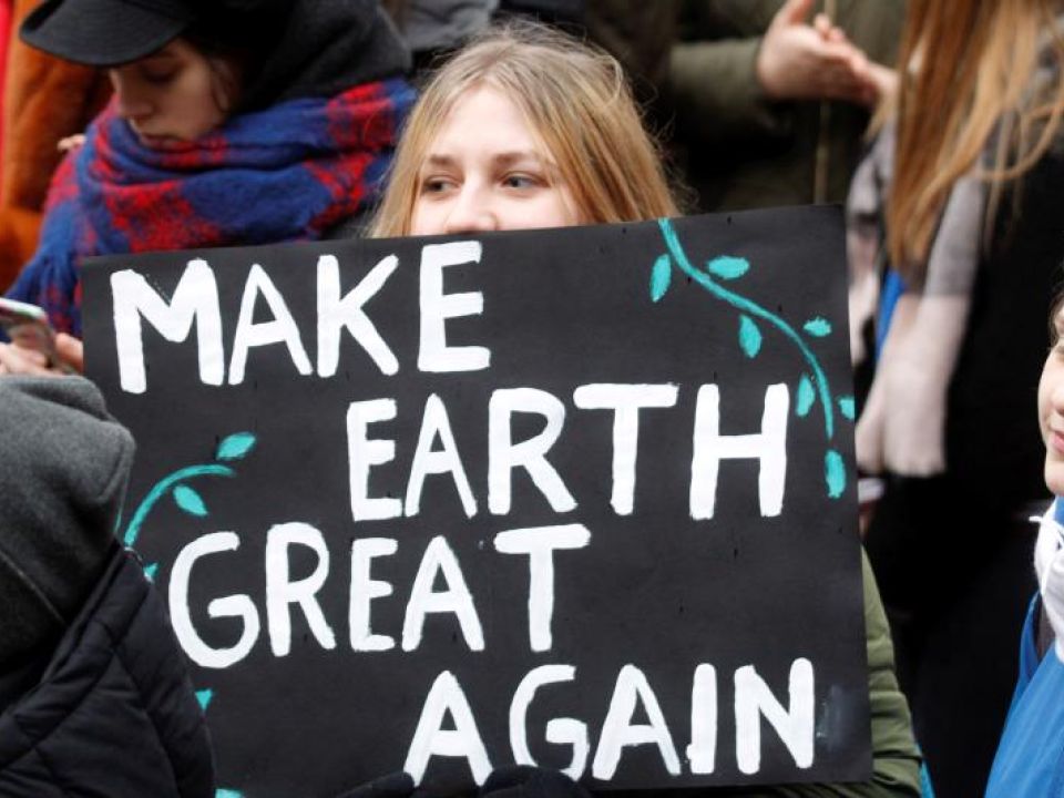 Jóvenes marchan en todo mundo para exigir políticas contra el cambio climático