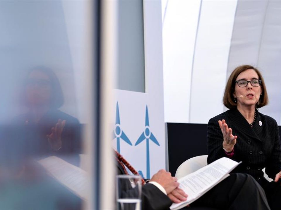 La gobernadora de Oregón, Kate Brown