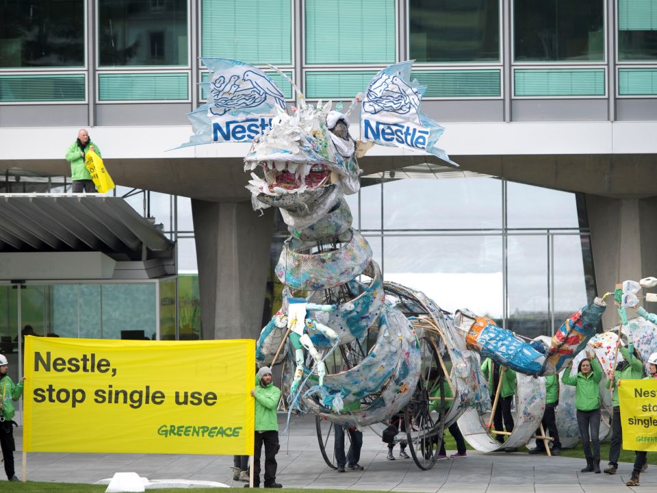 Greenpeace protesta en Nestlé