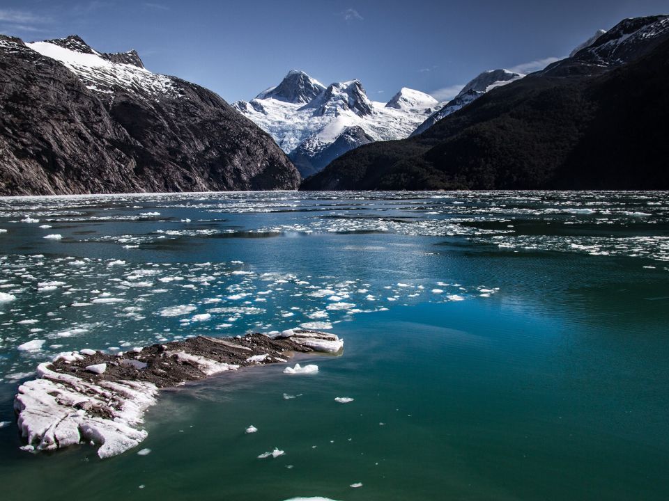 Glaciar en el fiordo Yendegaia, Chile