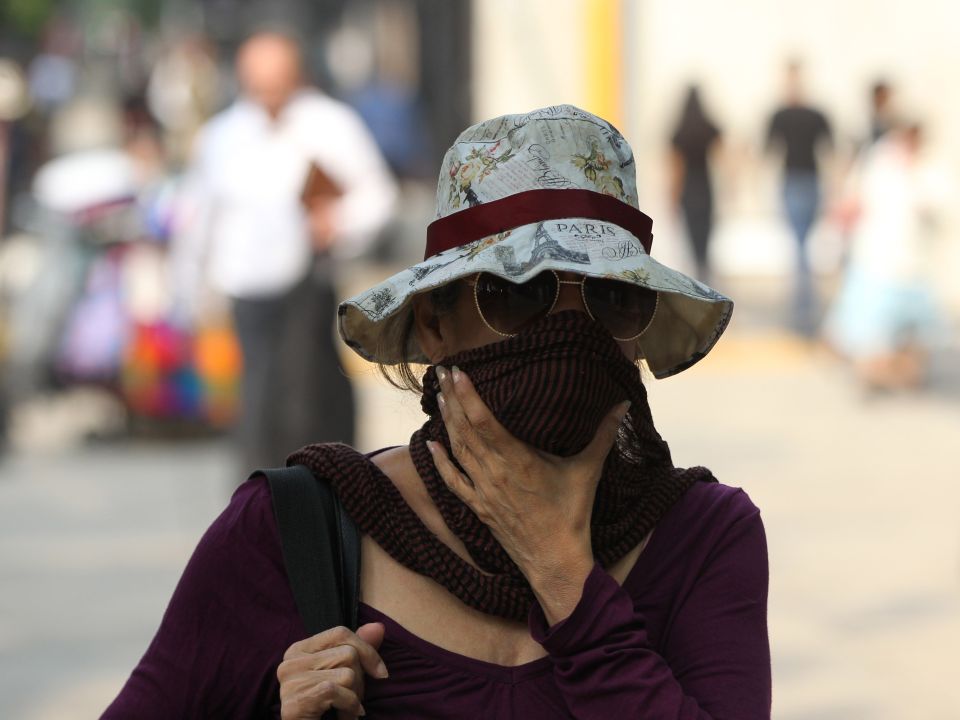 Mujer con tapabocas