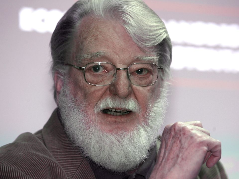  Manfred Max-Neef