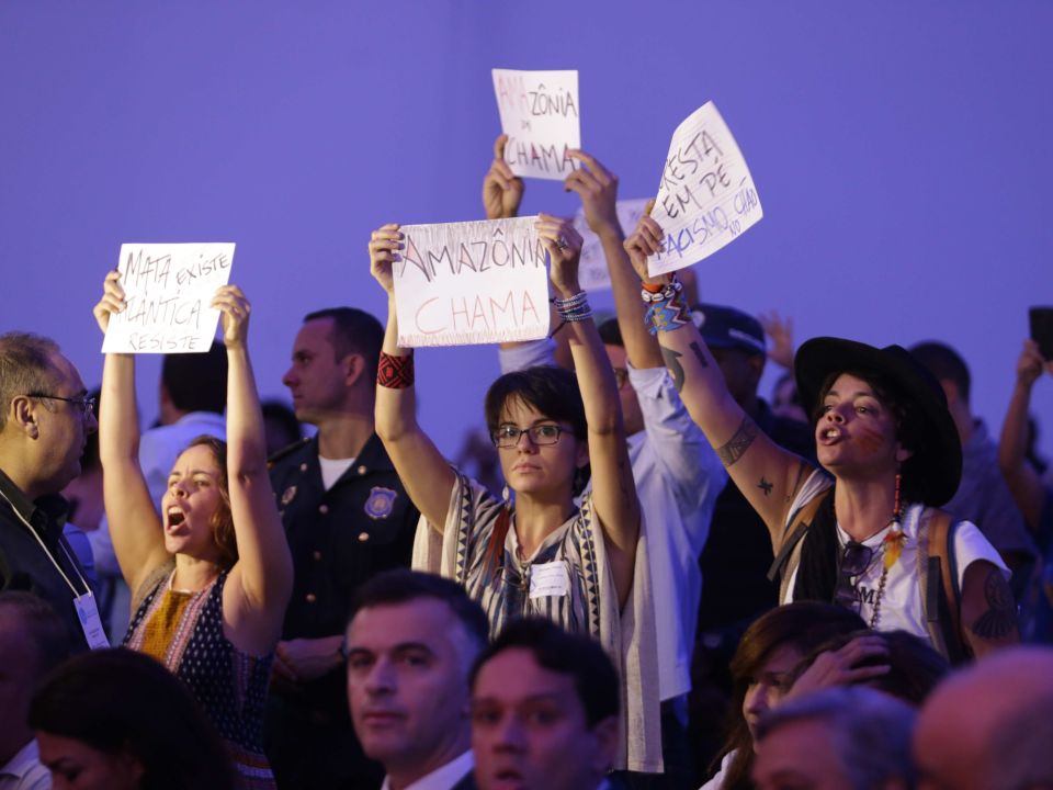 Manifestantes en Brasil