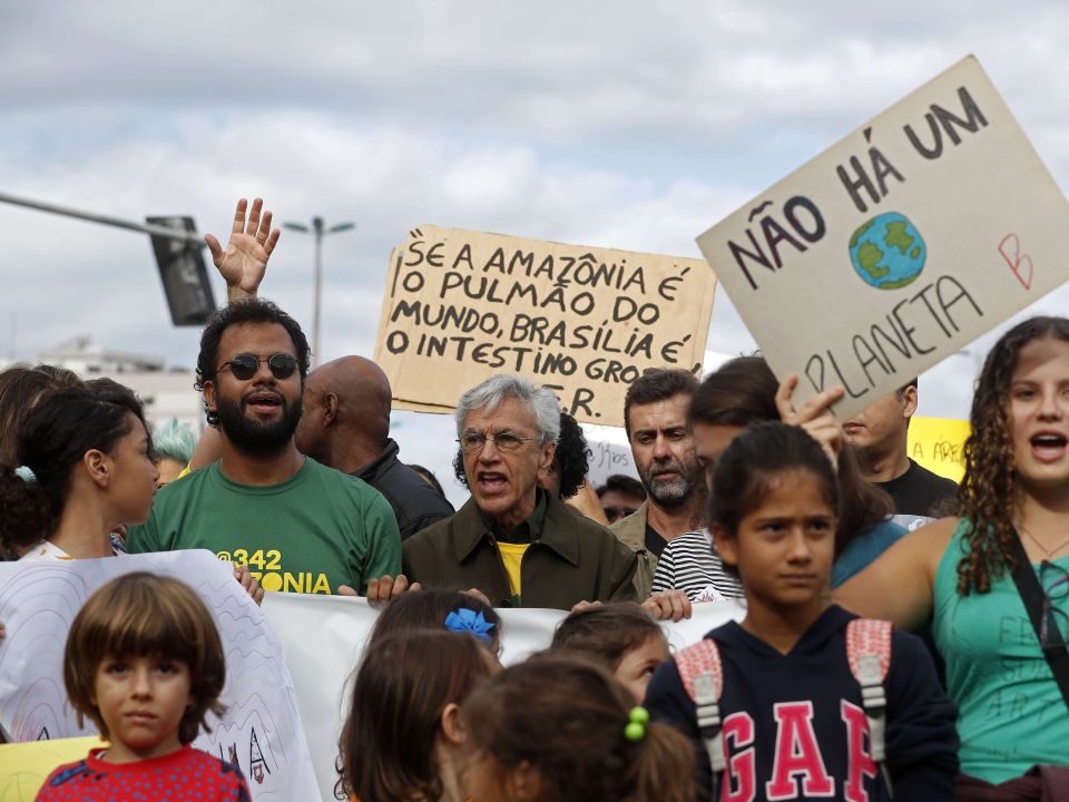 Marcha en Río por la Amazonia