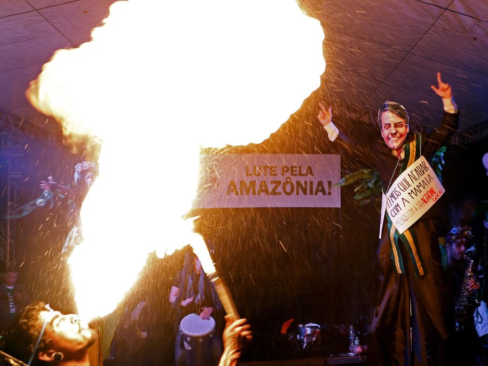 Manifestantes Amazonia