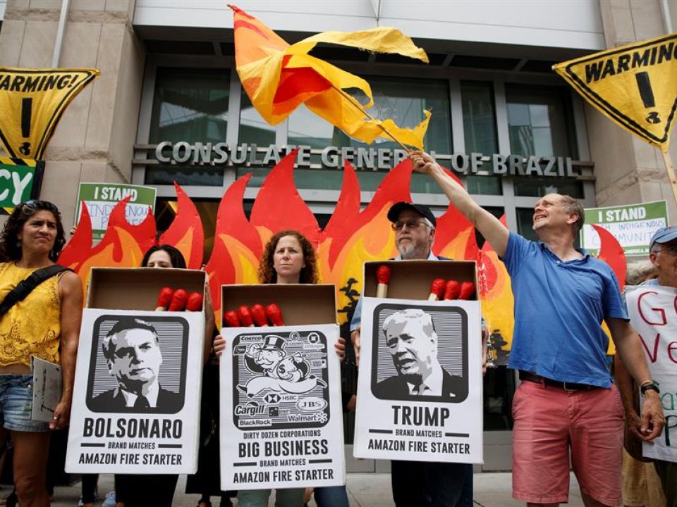 Protesta de ecologistas en la casa blanca