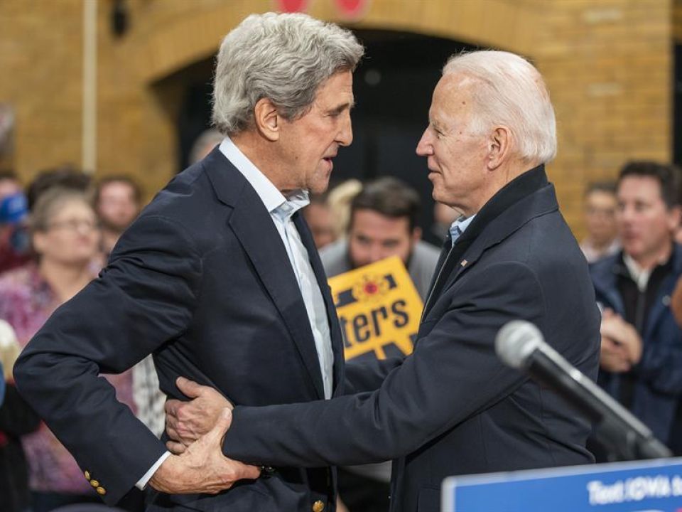 John Kerry y Joe Biden