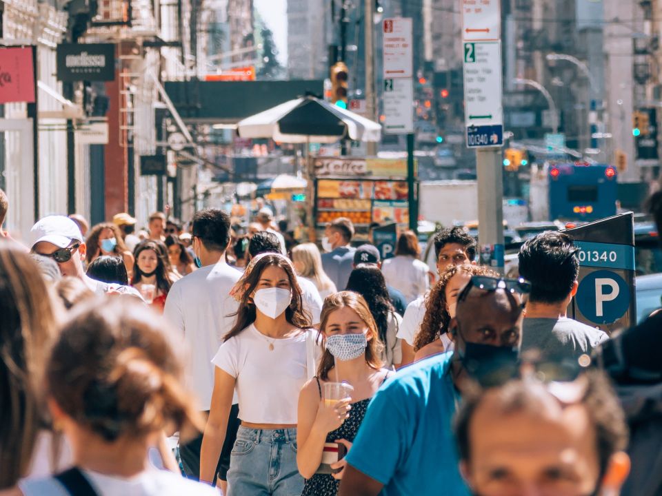 Personas con mascarilla