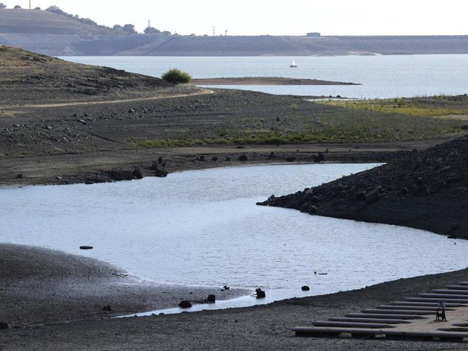 Embalse en California