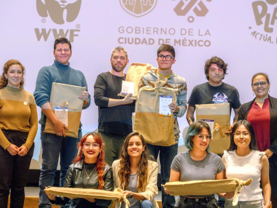 Ojo al plastico WWF