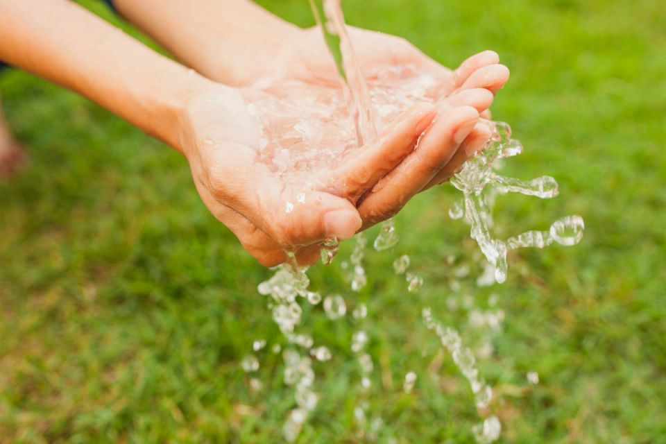 Manos Agua FUNO